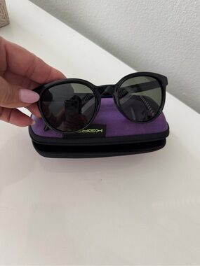 Flying Fisherman Black Polarized Sea Bean Women's Sunglasses -